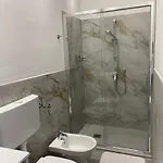 Melissa לינה וארוחת בוקר 4*